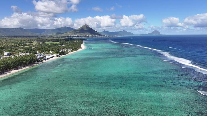 53 Year Old Man Drowns in Flic en Flac